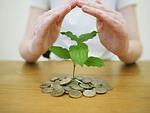 Digitale back-up met munten die zakelijk investeren in crypto symboliseert voor ondernemingen